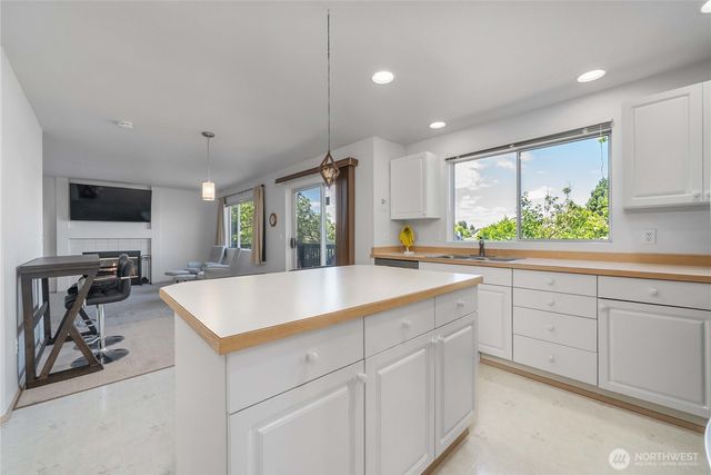 3808 47th Avenue NE, Tacoma, WA 98422