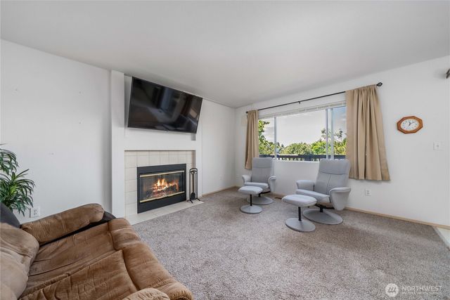3808 47th Avenue NE, Tacoma, WA 98422