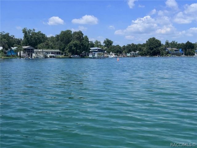 10748 W Pine Bark Lane, Crystal River, FL 34429