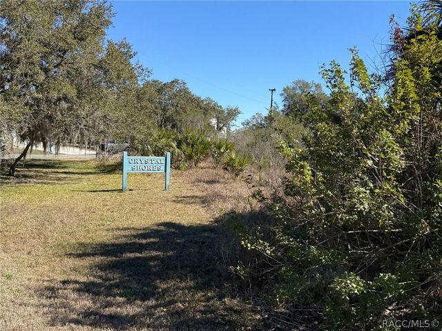 10748 W Pine Bark Lane, Crystal River, FL 34429