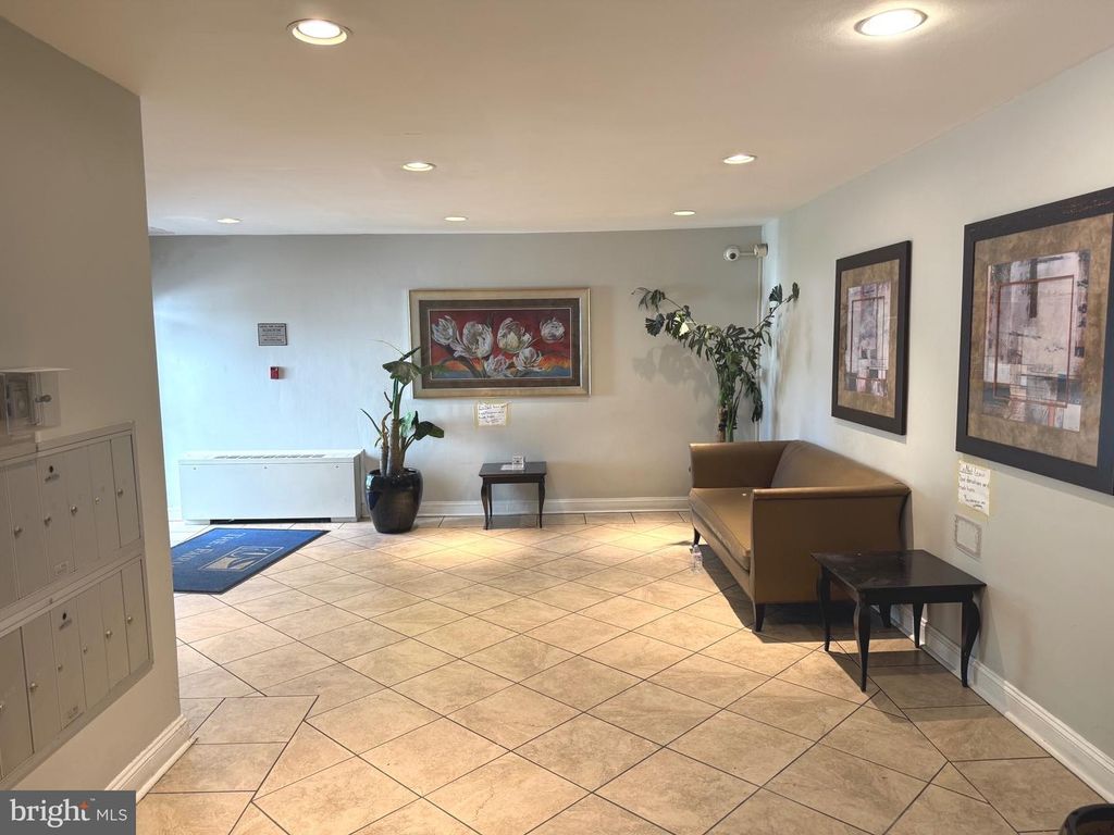 Image 1 of property listing at 1005 CHILLUM RD #301, Hyattsville, MD 20782