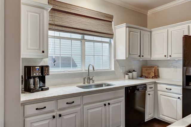 5893 Woodlands Ave, Nashville, TN 37211