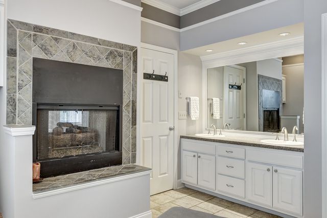 5893 Woodlands Ave, Nashville, TN 37211