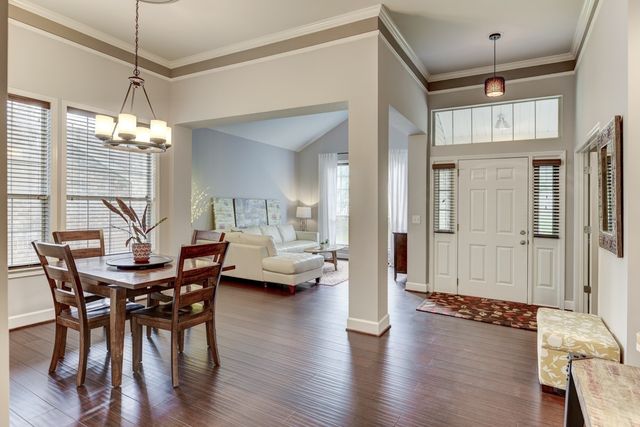 5893 Woodlands Ave, Nashville, TN 37211