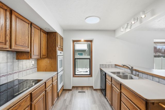 6314 S Ray Ct, Spokane, WA 99223