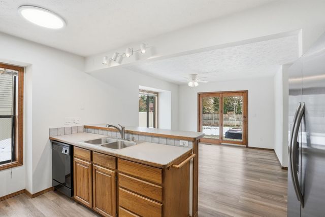 6314 S Ray Ct, Spokane, WA 99223