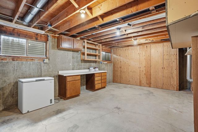 6314 S Ray Ct, Spokane, WA 99223