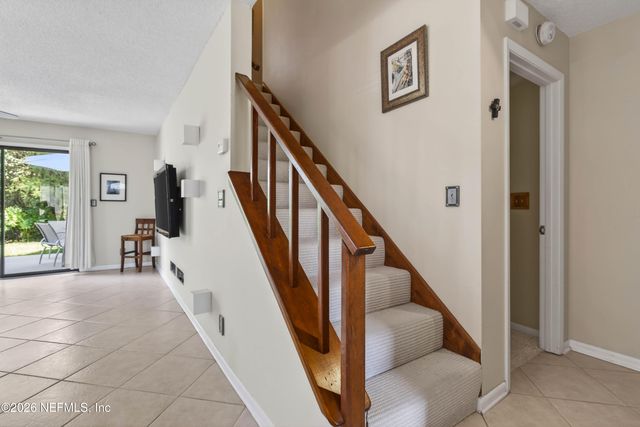 186 PINE Street, Atlantic Beach, FL 32233