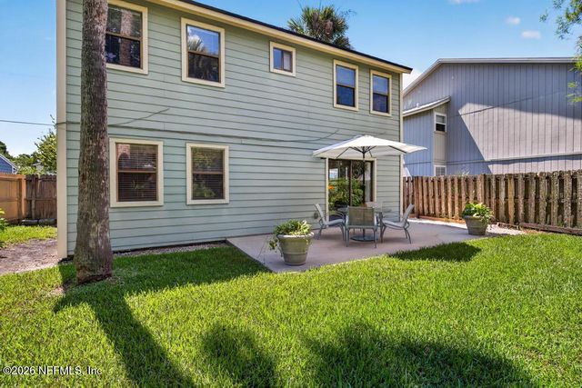 186 PINE Street, Atlantic Beach, FL 32233