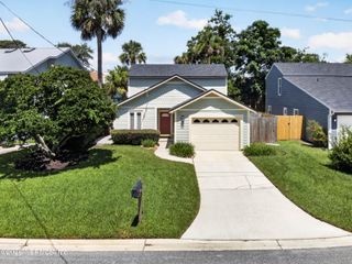 186 PINE Street, Atlantic Beach, FL 32233