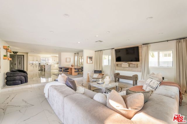 5226 Woodman Avenue, Sherman Oaks, CA 91401