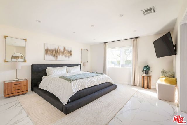 5226 Woodman Avenue, Sherman Oaks, CA 91401