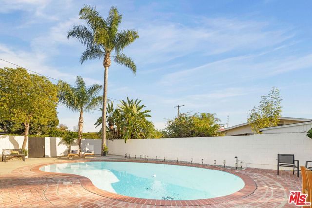 5226 Woodman Avenue, Sherman Oaks, CA 91401