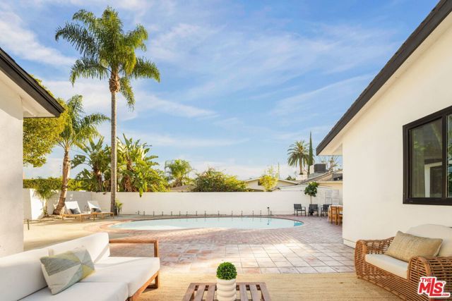 5226 Woodman Avenue, Sherman Oaks, CA 91401