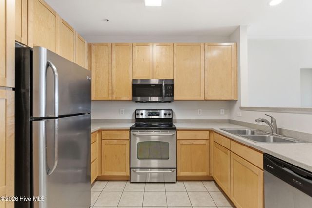 1521 Cadfel Court Unit 302, Wilmington, NC 28412