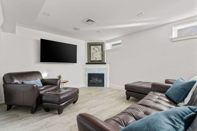 1498 Cambridge St 2, Cambridge, MA 02139