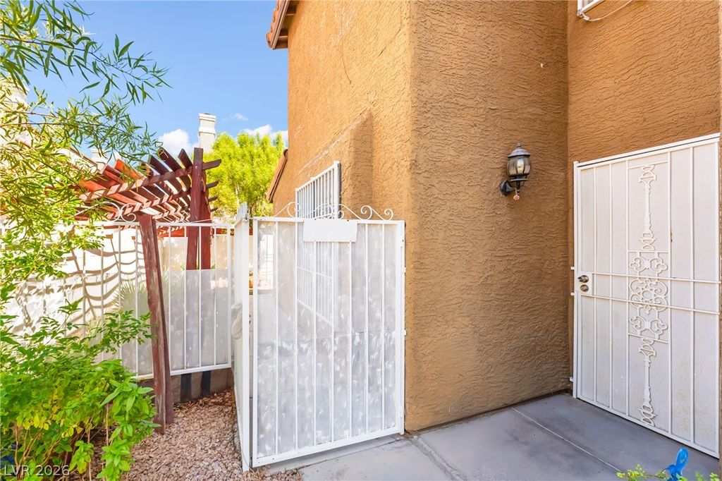5336 Hollow Brook Avenue, Las Vegas, NV 89142 — photo 3