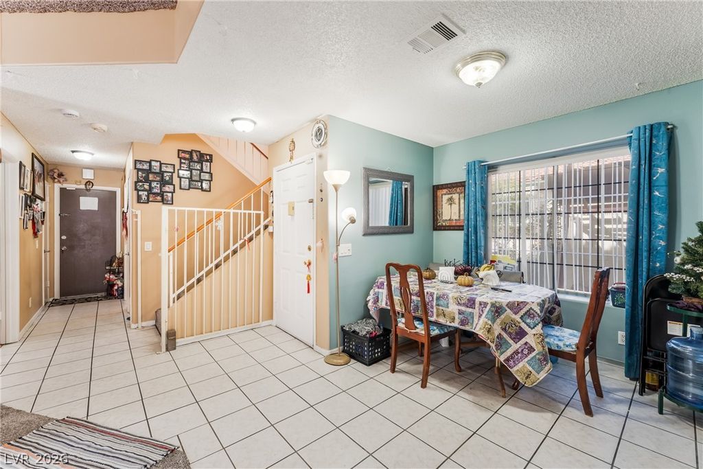 5336 Hollow Brook Avenue, Las Vegas, NV 89142 — photo 5