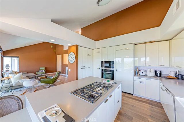 6 Sirius 61, Irvine, CA 92603