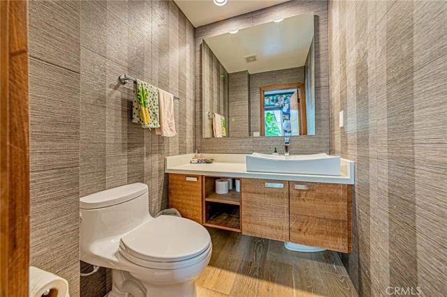 6 Sirius 61, Irvine, CA 92603