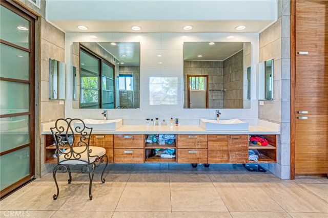 6 Sirius 61, Irvine, CA 92603