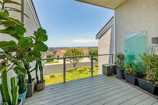 6 Sirius 61, Irvine, CA 92603