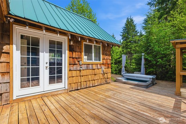 33822 State Route 706 E, Ashford, WA 98304