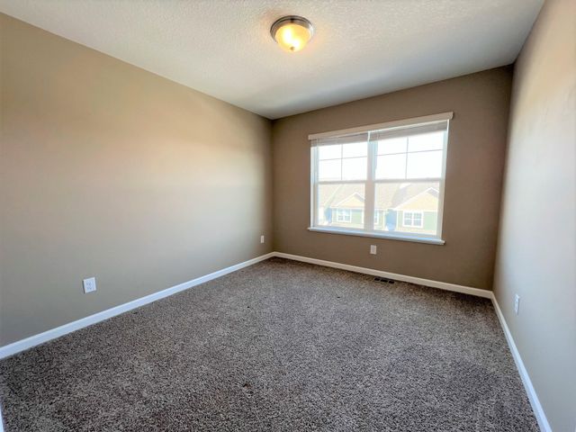 8790 Granite Circle, Woodbury, MN 55129