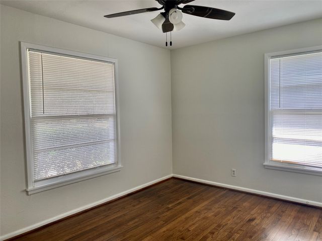425 Bondstone Drive, Dallas, TX 75218