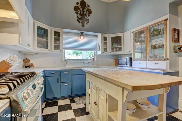 122 Lee Street, New Iberia, LA 70560