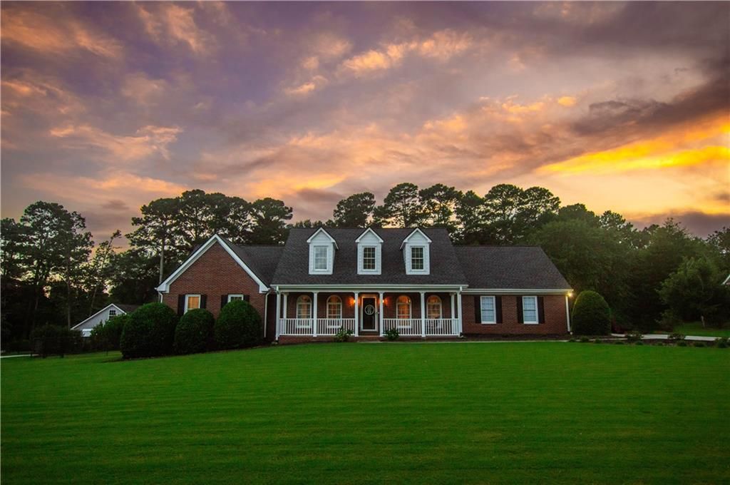 5494 Mccullers Lane, Loganville, GA 30052