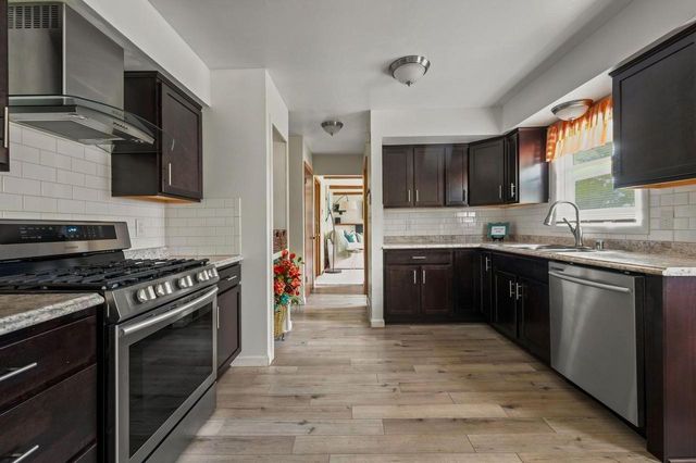 10105 W Terra AVENUE, Milwaukee, WI 53224