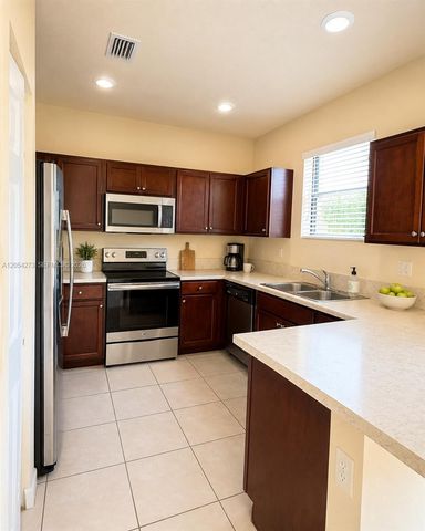 3787 SE 2nd St, Homestead, FL 33033