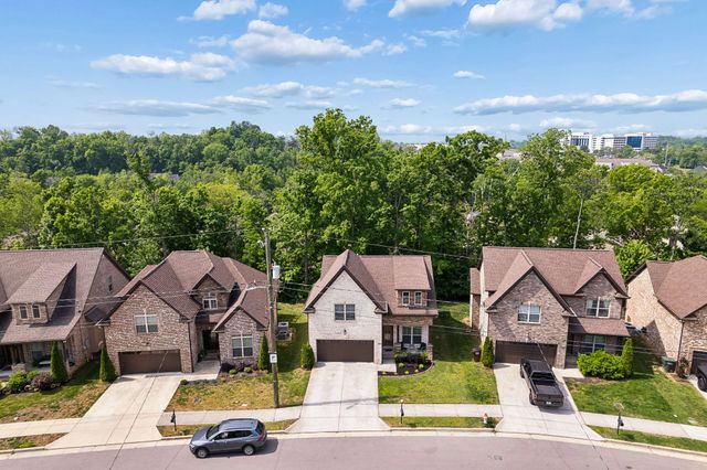 880 Bloomdale Trce, Hermitage, TN 37076
