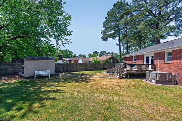 901 Melvin DR, Portsmouth, VA 23701