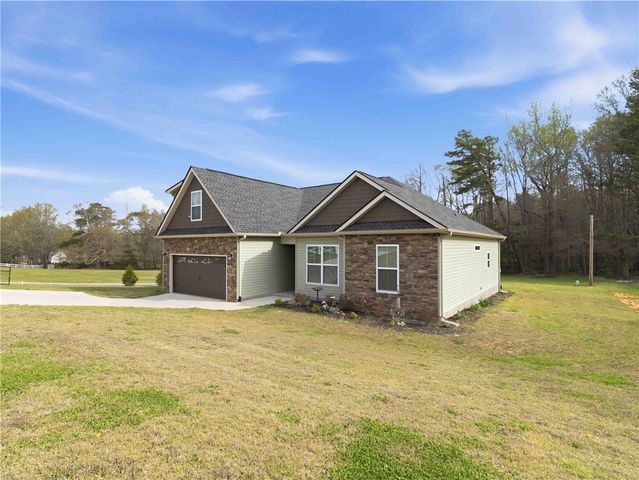 615 Spearman Road, Pelzer, SC 29669
