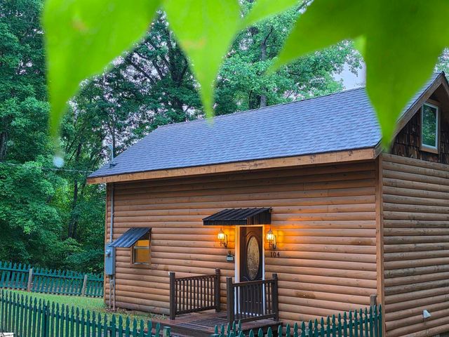 104 Lands End Drive, Iva, SC 29655