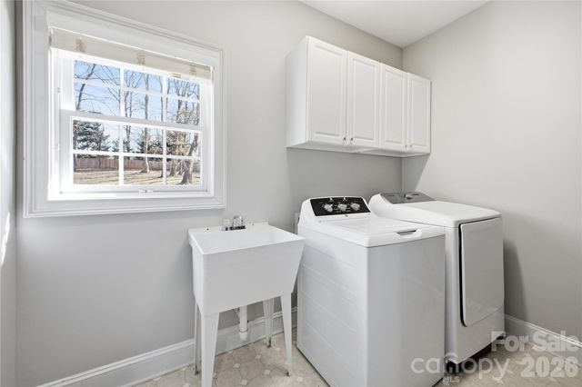 4425 Glen Oaks Drive, Matthews, NC 28104