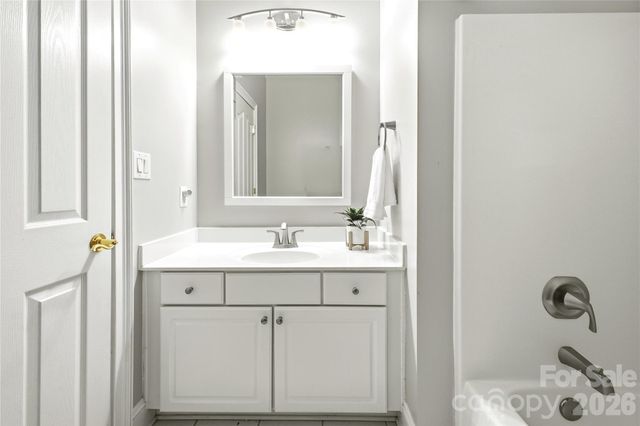 4425 Glen Oaks Drive, Matthews, NC 28104