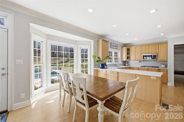 4425 Glen Oaks Drive, Matthews, NC 28104