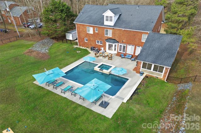 4425 Glen Oaks Drive, Matthews, NC 28104