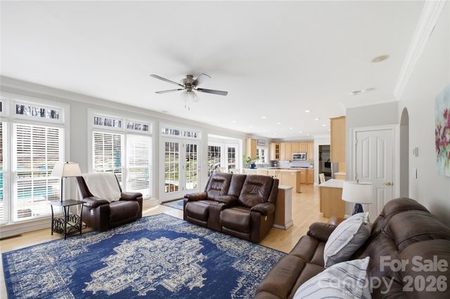 4425 Glen Oaks Drive, Matthews, NC 28104