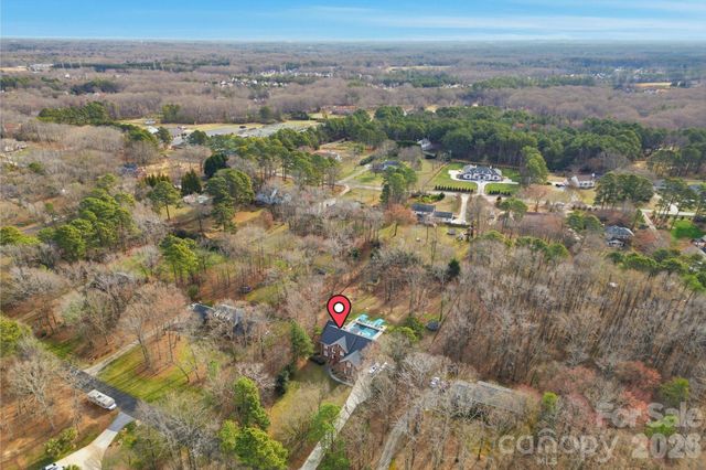 4425 Glen Oaks Drive, Matthews, NC 28104