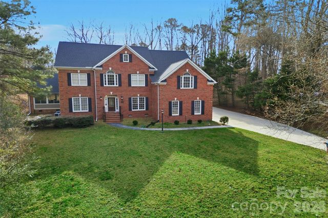 4425 Glen Oaks Drive, Matthews, NC 28104