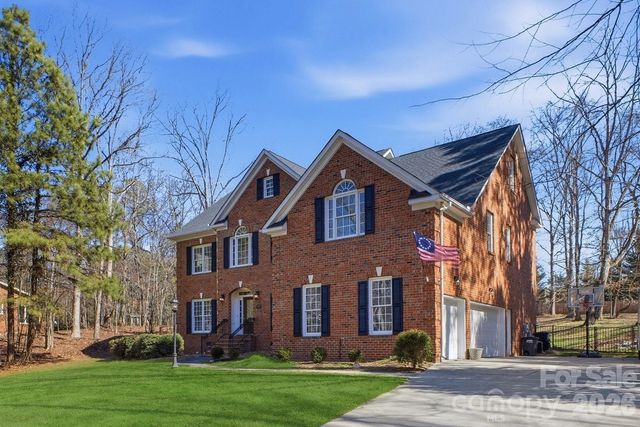 4425 Glen Oaks Drive, Matthews, NC 28104