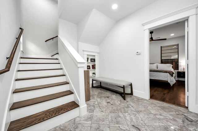 916 W 20th Street, Houston, TX 77008