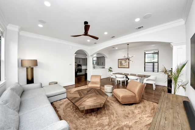 916 W 20th Street, Houston, TX 77008