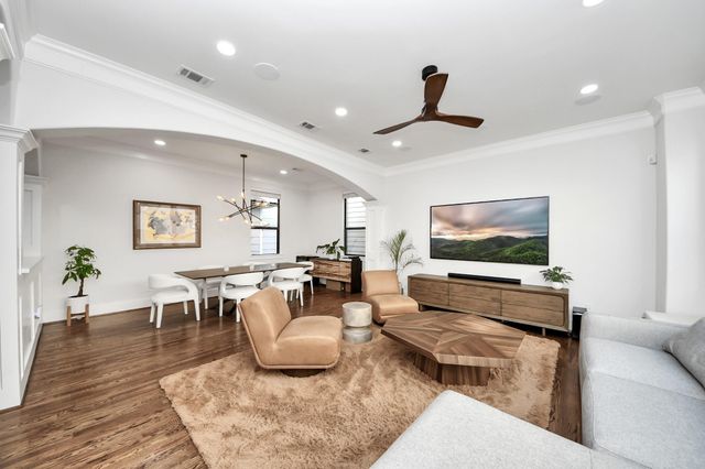 916 W 20th Street, Houston, TX 77008