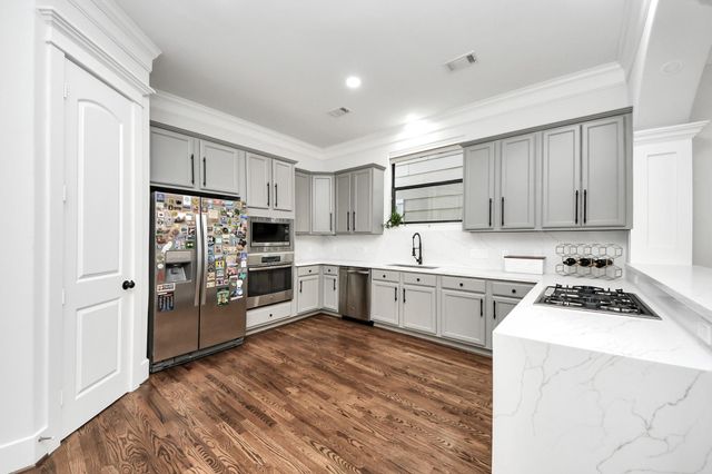 916 W 20th Street, Houston, TX 77008