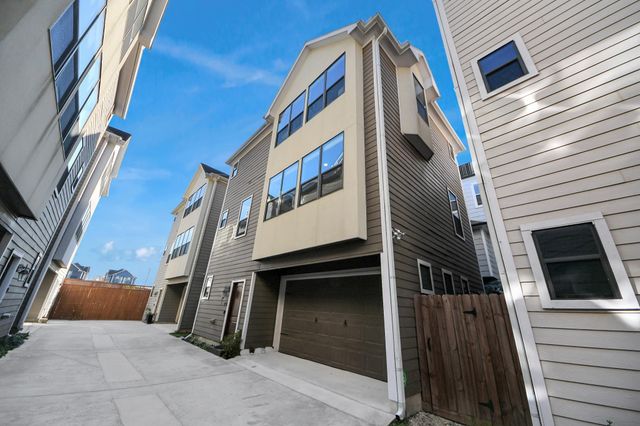 916 W 20th Street, Houston, TX 77008